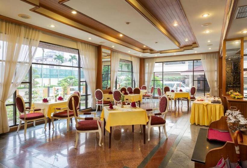 هتل Oriental Palace