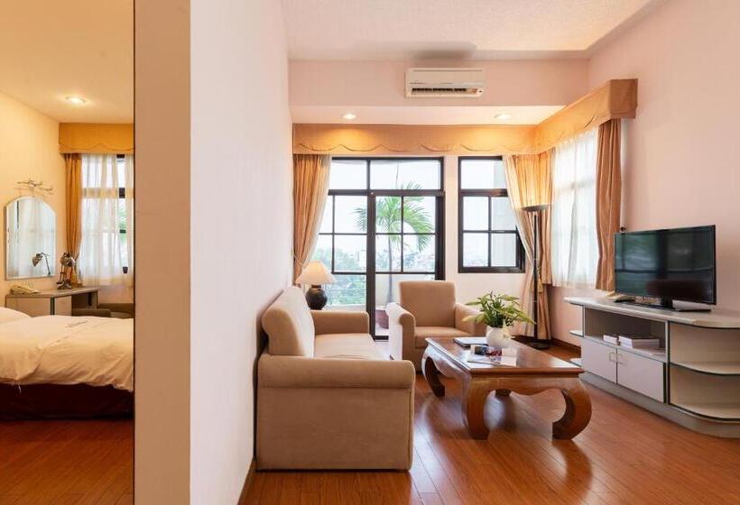 هتل Oriental Palace