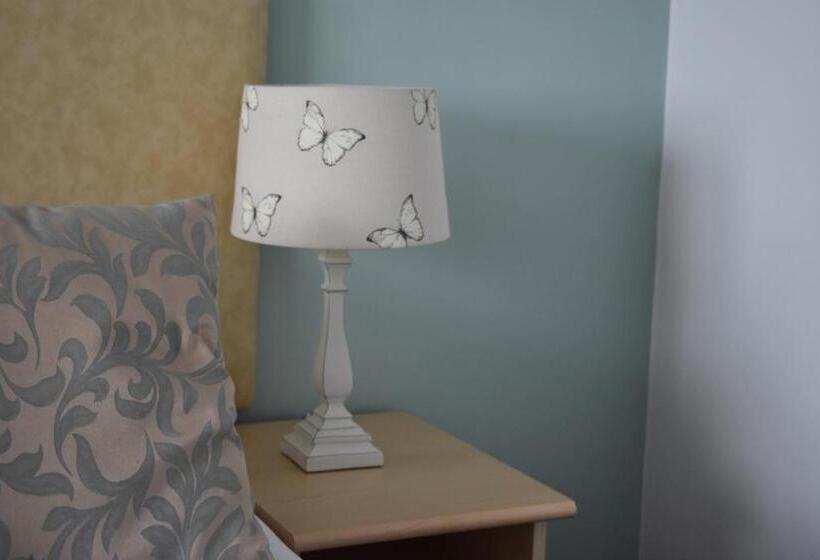 فندق Sandown Park Lodge