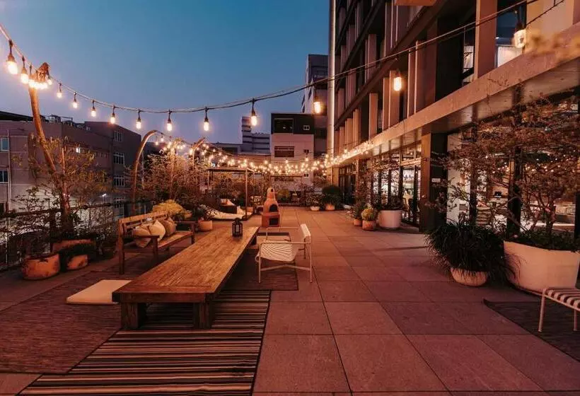 U.i.j Hotel & Hostel