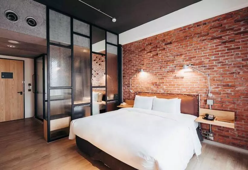 U.i.j Hotel & Hostel