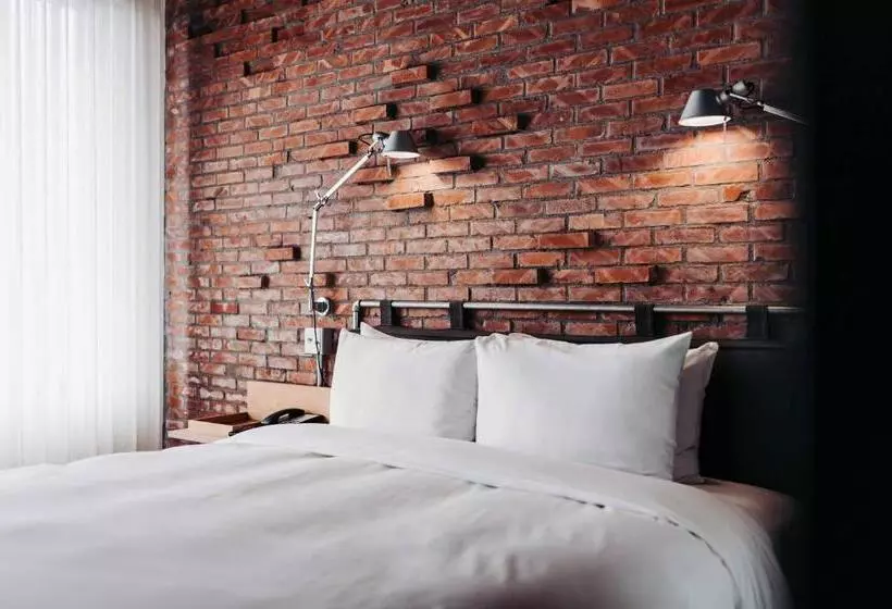 U.i.j Hotel & Hostel