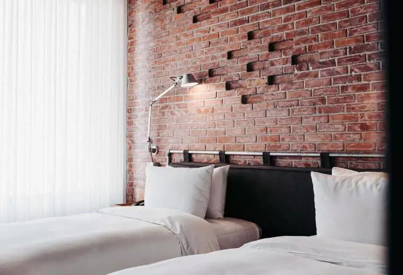 U.i.j Hotel & Hostel