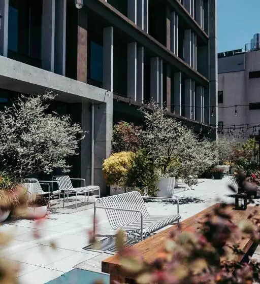 U.i.j Hotel & Hostel