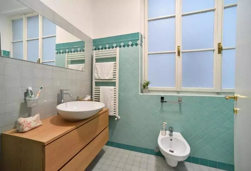 تختخواب و صبحانه Lainez Rooms & Suites