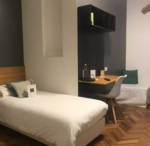 تختخواب و صبحانه Lainez Rooms & Suites