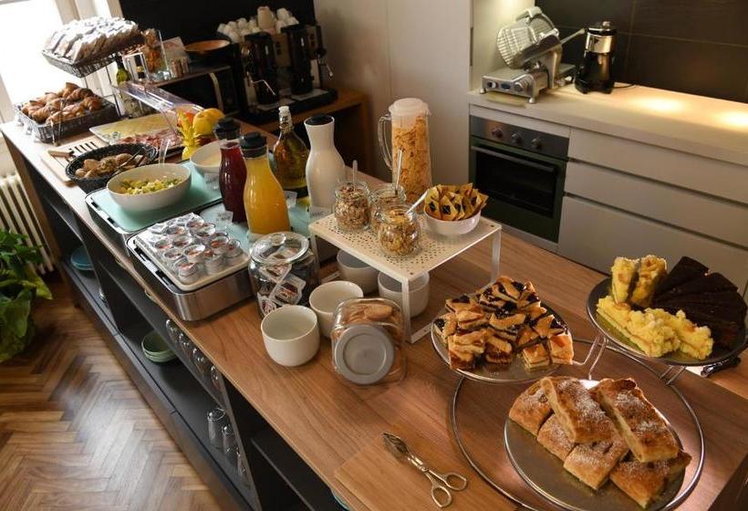 تختخواب و صبحانه Lainez Rooms & Suites