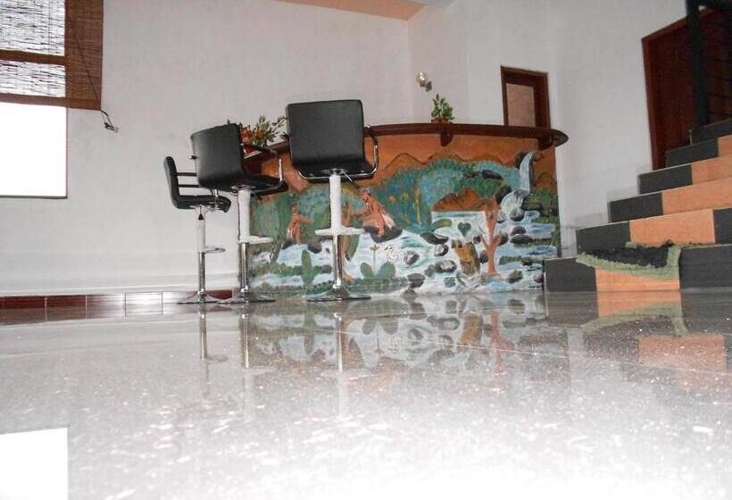 تختخواب و صبحانه Melvila