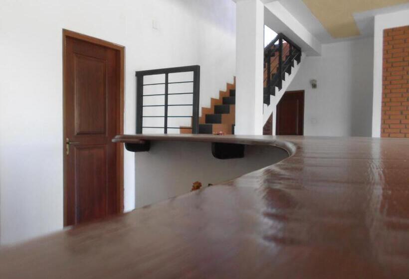 تختخواب و صبحانه Melvila