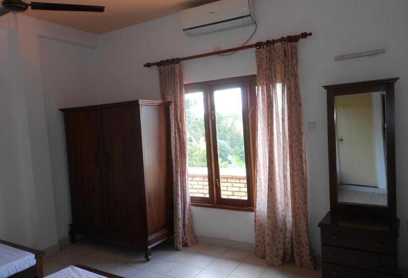 تختخواب و صبحانه Melvila