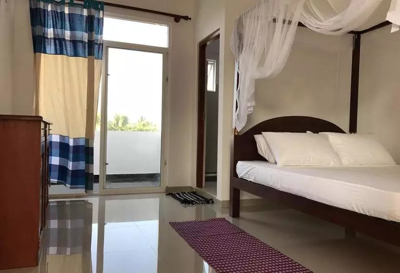 هتل Bliss Apartment Hikkaduwa