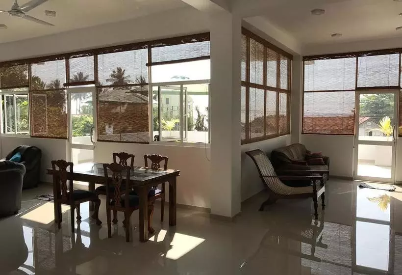 هتل Bliss Apartment Hikkaduwa