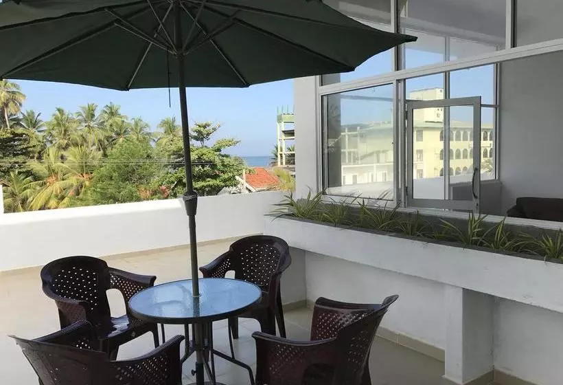 هتل Bliss Apartment Hikkaduwa