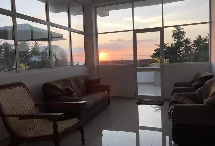 هتل Bliss Apartment Hikkaduwa
