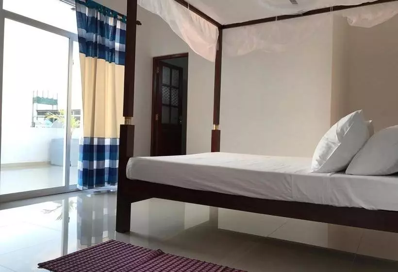 هتل Bliss Apartment Hikkaduwa