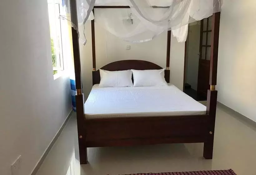 هتل Bliss Apartment Hikkaduwa