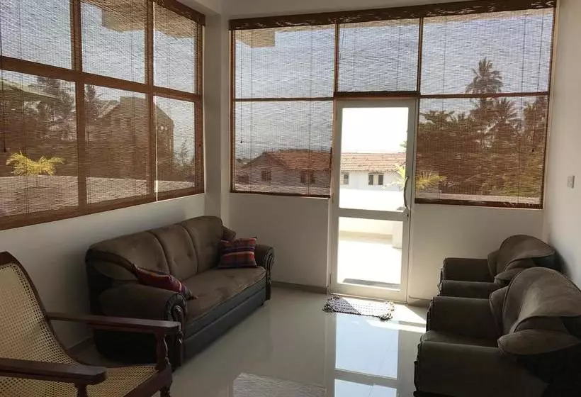هتل Bliss Apartment Hikkaduwa