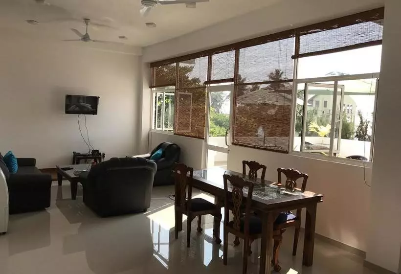 هتل Bliss Apartment Hikkaduwa