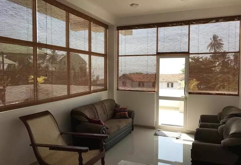 هتل Bliss Apartment Hikkaduwa