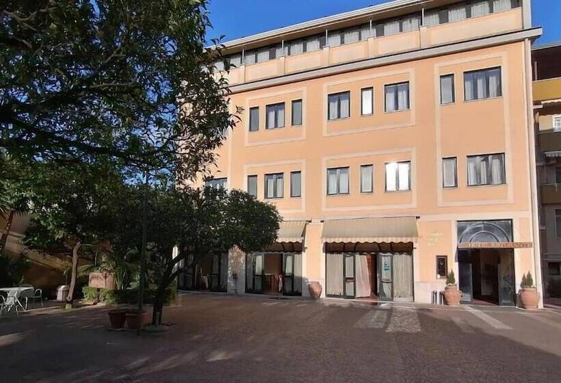 Отель Giardino Degli Aranci