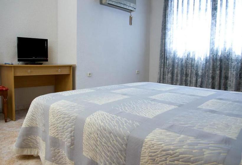 Отель Hostal Bonavista