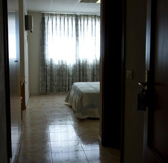 Отель Hostal Bonavista