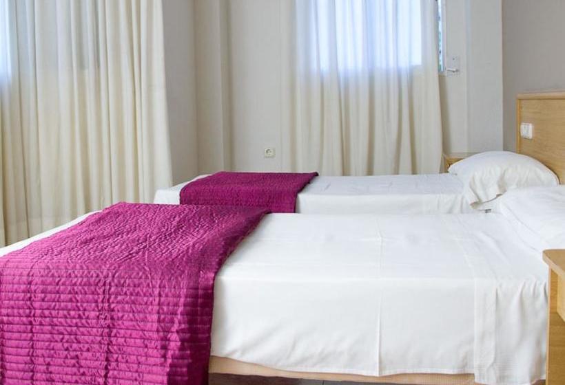 Отель Hostal Bonavista