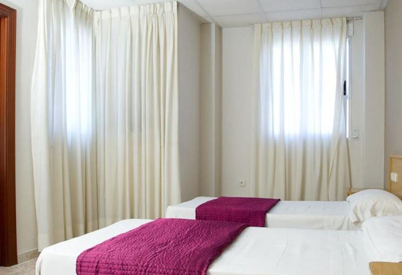 Отель Hostal Bonavista