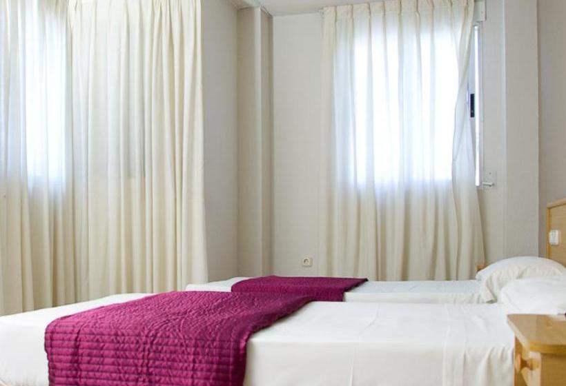 Отель Hostal Bonavista