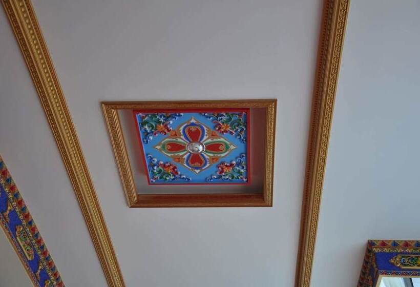 Отель Overseas Tibetan