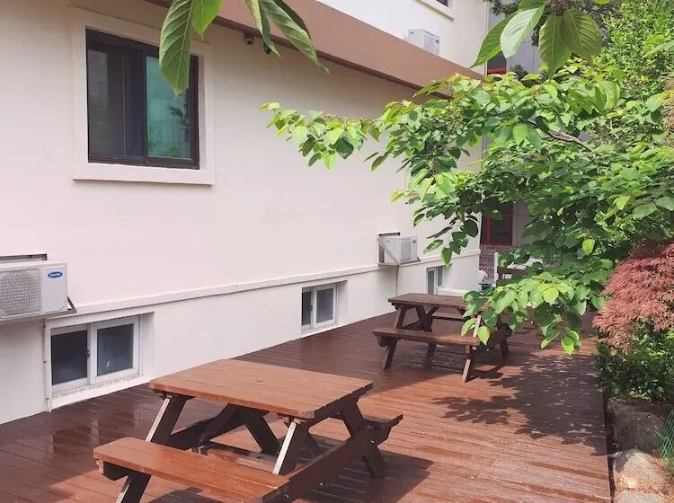 Gyeongpodae The Hotel Business