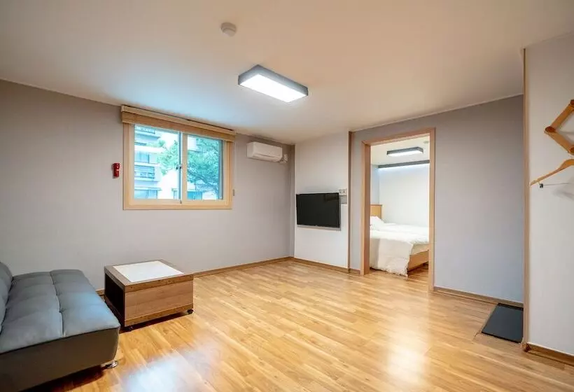 Gyeongpodae The Hotel Business