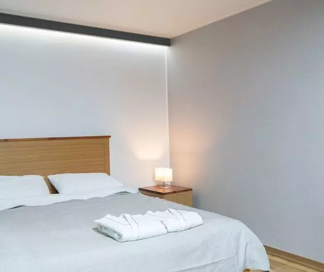 Gyeongpodae The Hotel Business