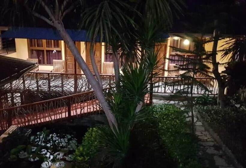 צימר Centro Bajo Hotel & Resto