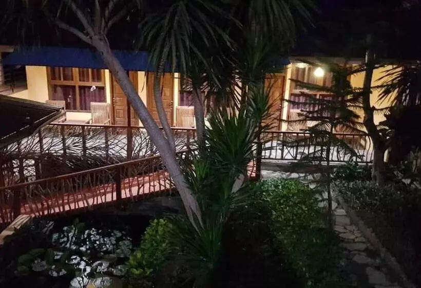 Aamiaismajoitus (B&B) Centro Bajo Hotel & Resto