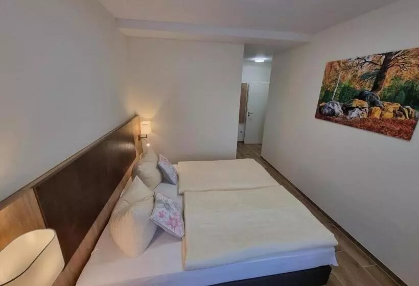 Gästehaus Grunewald Bed & Breakfast