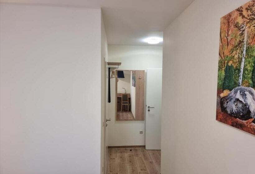 Gästehaus Grunewald Bed & Breakfast