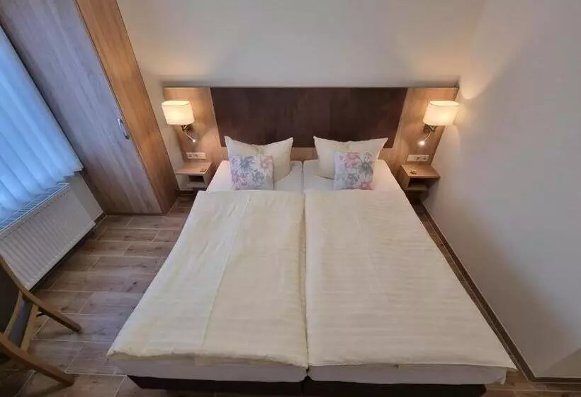 Gästehaus Grunewald Bed & Breakfast