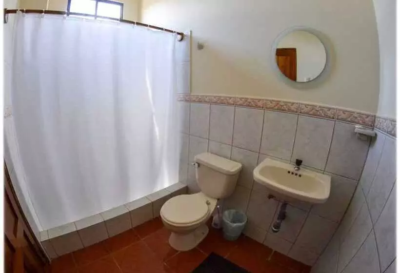 هتل Manglaralto