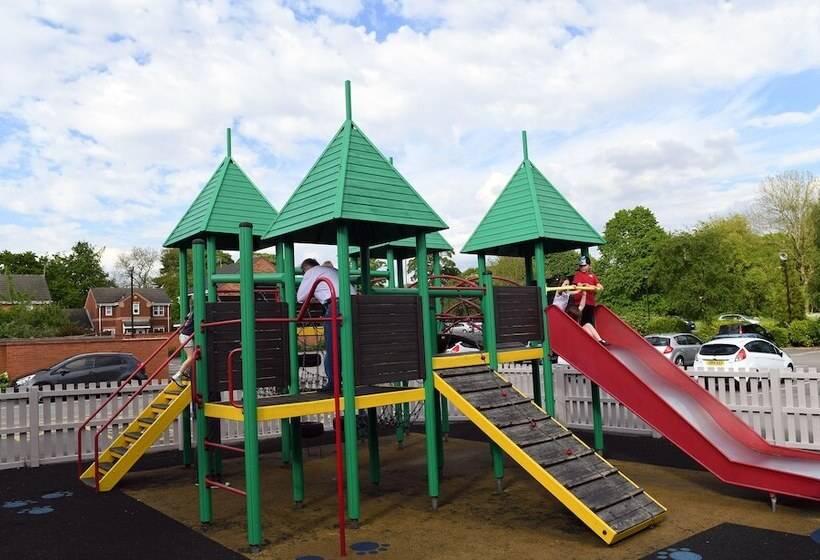 בית מלון כפרי Olde House, Chesterfield By Marston's Inns