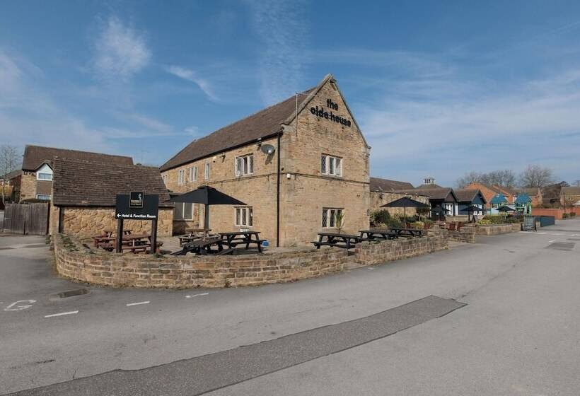 בית מלון כפרי Olde House, Chesterfield By Marston's Inns