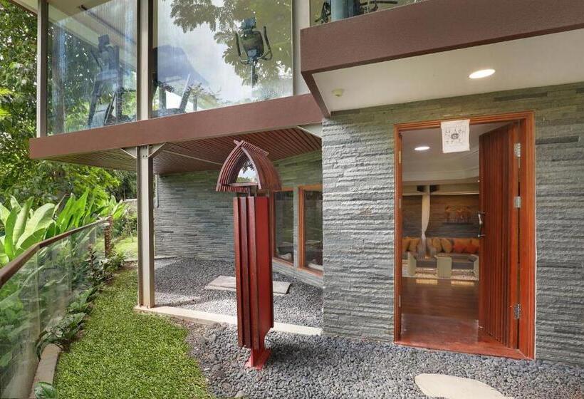 ホテル Pandawa All Suite