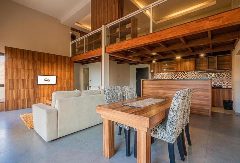 ホテル Pandawa All Suite