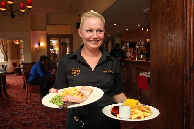 בית מלון כפרי Shah Of Persia, Poole By Marston's Inns