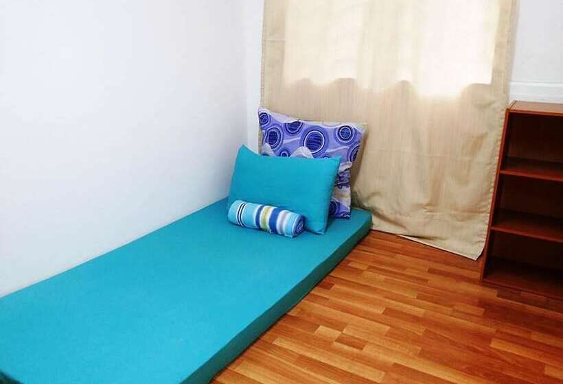 هتل The Bodhi Lodge   Hostel