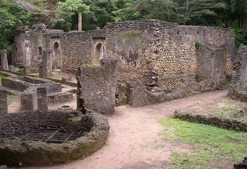 هتل Travellers Inn Resort Malindi