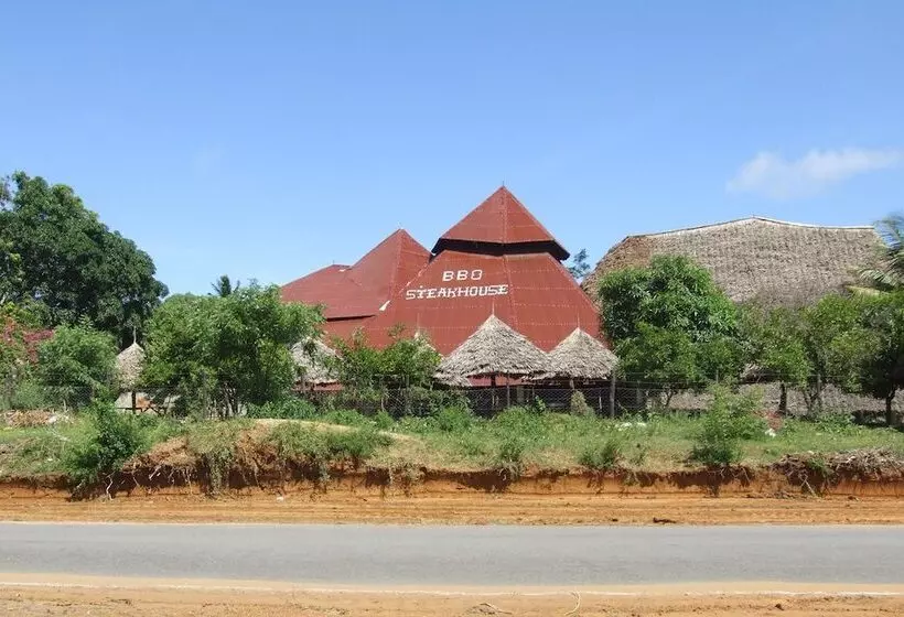 هتل Travellers Inn Resort Malindi