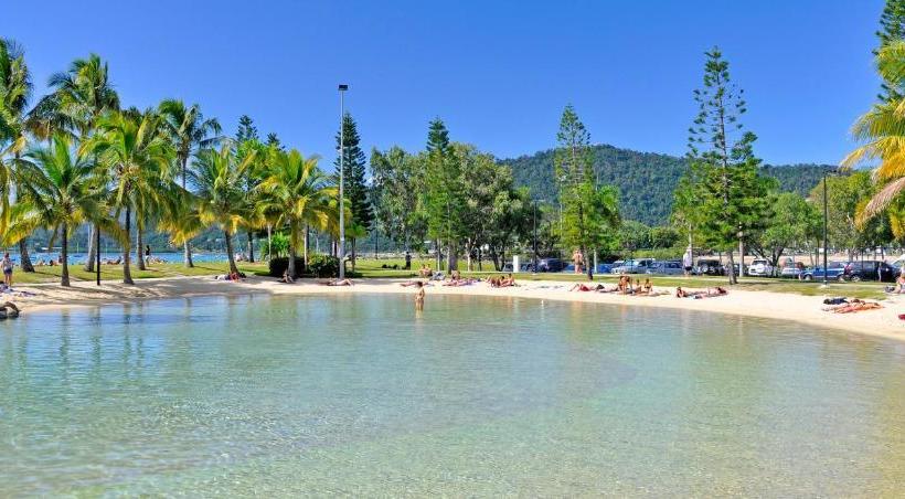 فندق على الطريق Airlie Waterfront Accommodation