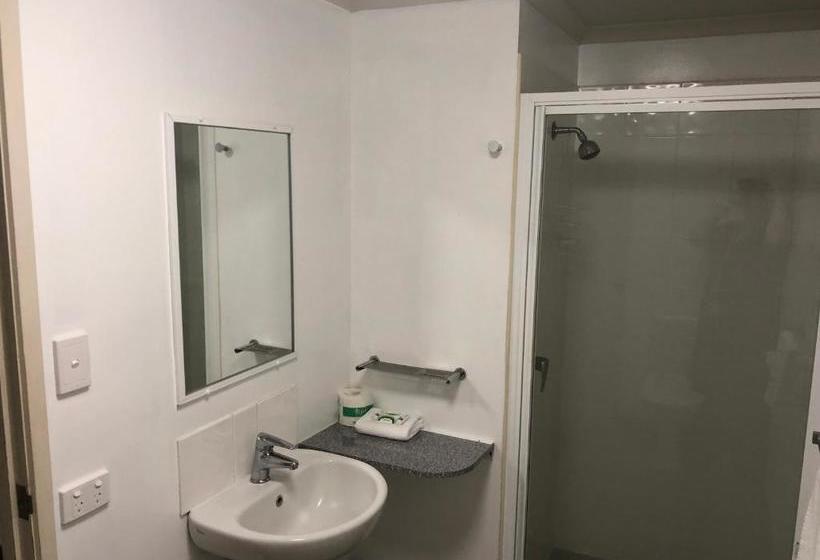 فندق على الطريق Airlie Waterfront Accommodation