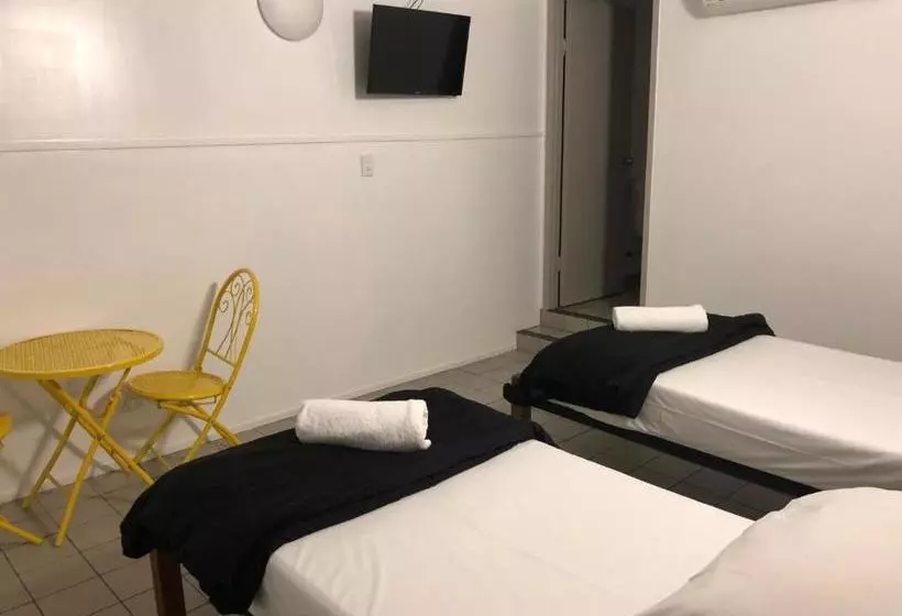モーテル Airlie Waterfront Accommodation